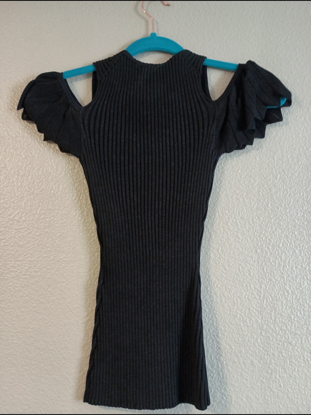 Black Ribbed Cold-Shoulder Knit Top - Picture 2 of 3